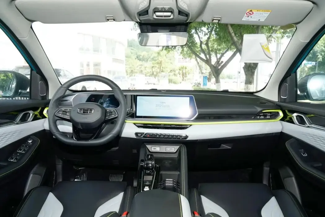 GEELY Coolray binyue Gasoline Vehicle cheap and new  Used Car in 0 Mileage (2).png