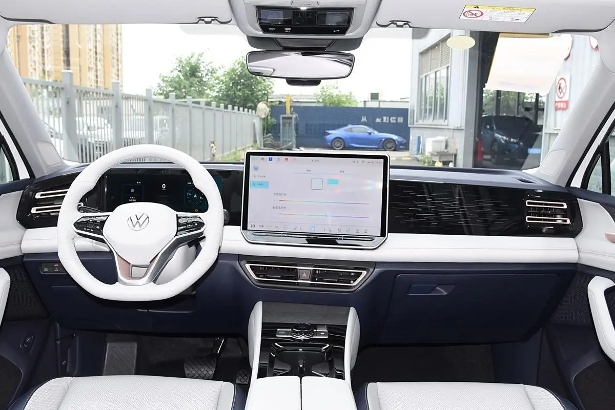 Tiguan L 6.jpg