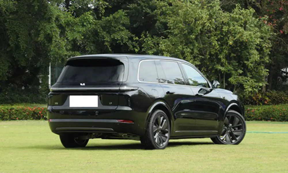 Luxury  Intelligent   Extended Range  Spacious Safety  High Performance (8).jpg