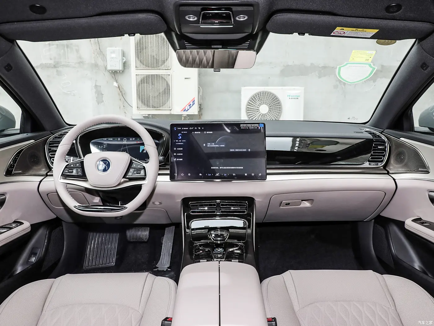 1400x0_1_q95_autohomecar__Chtk2WbnyS-AULvgAEL_AmOHvgc815.jpg