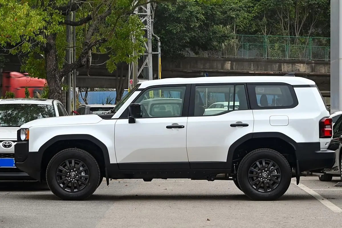 Toyota Prado 3.jpg