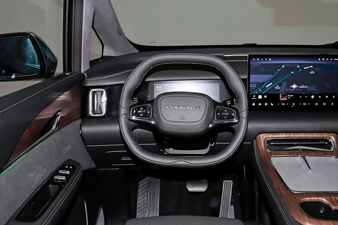 Hycan V09-6.jpg