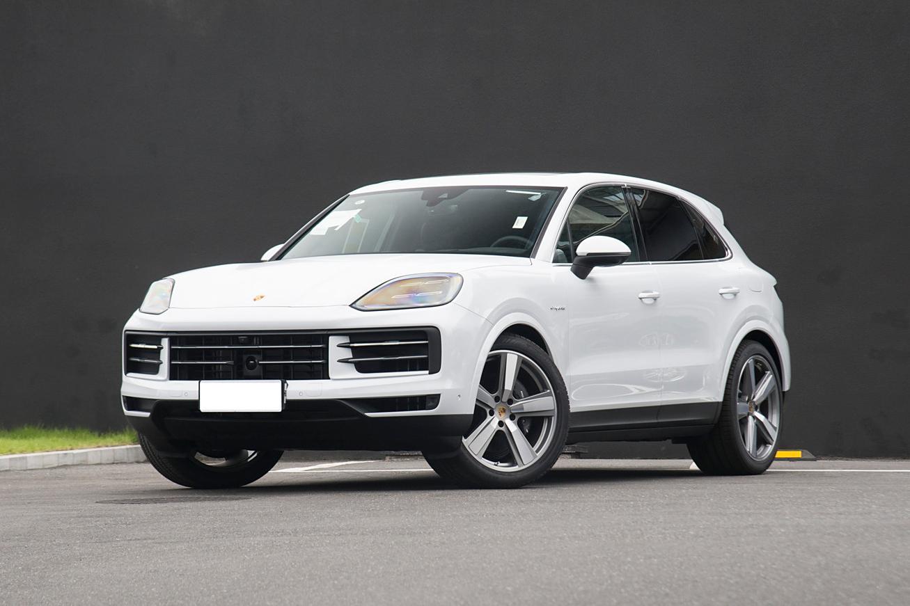 Porschee Cayenne E-Hybrid SUV