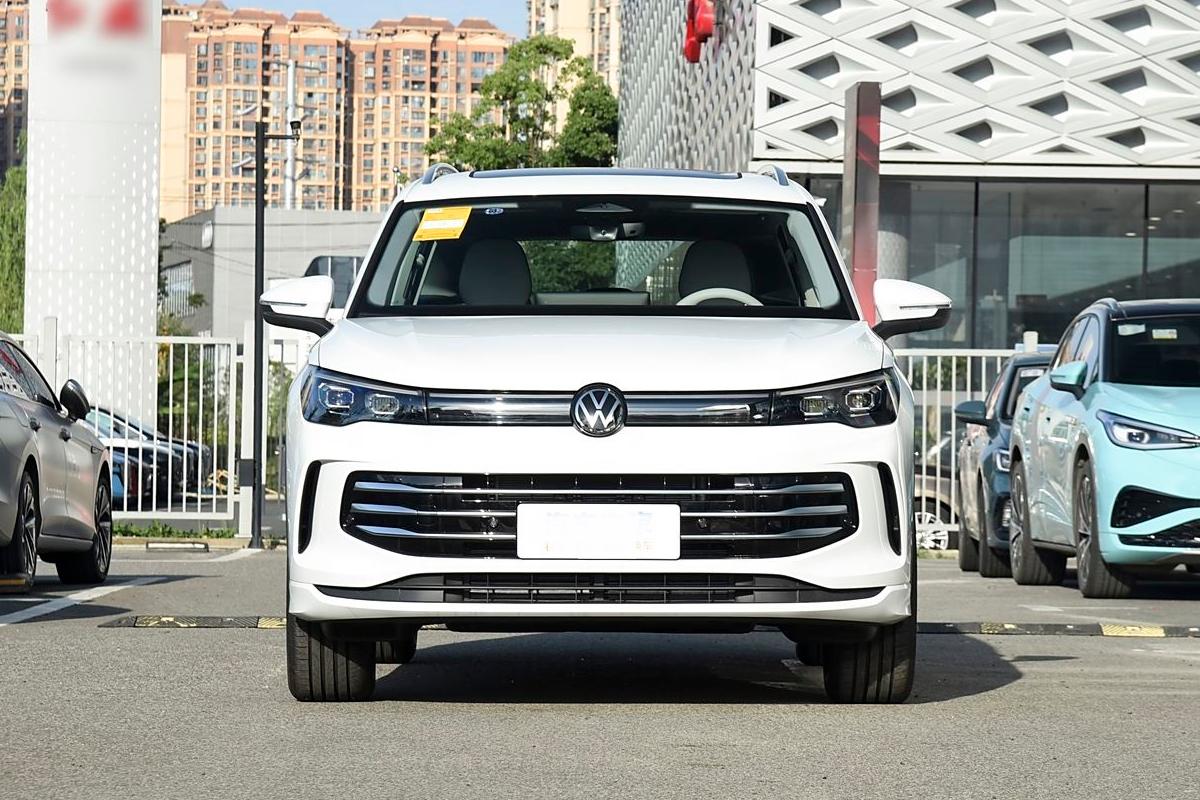 Tiguan L 1.jpg