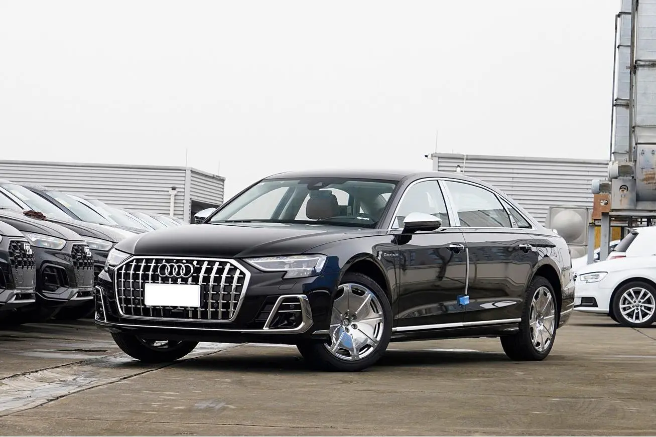Audi A8 55 TFSI L quattroo Tiptronicc Hybr...