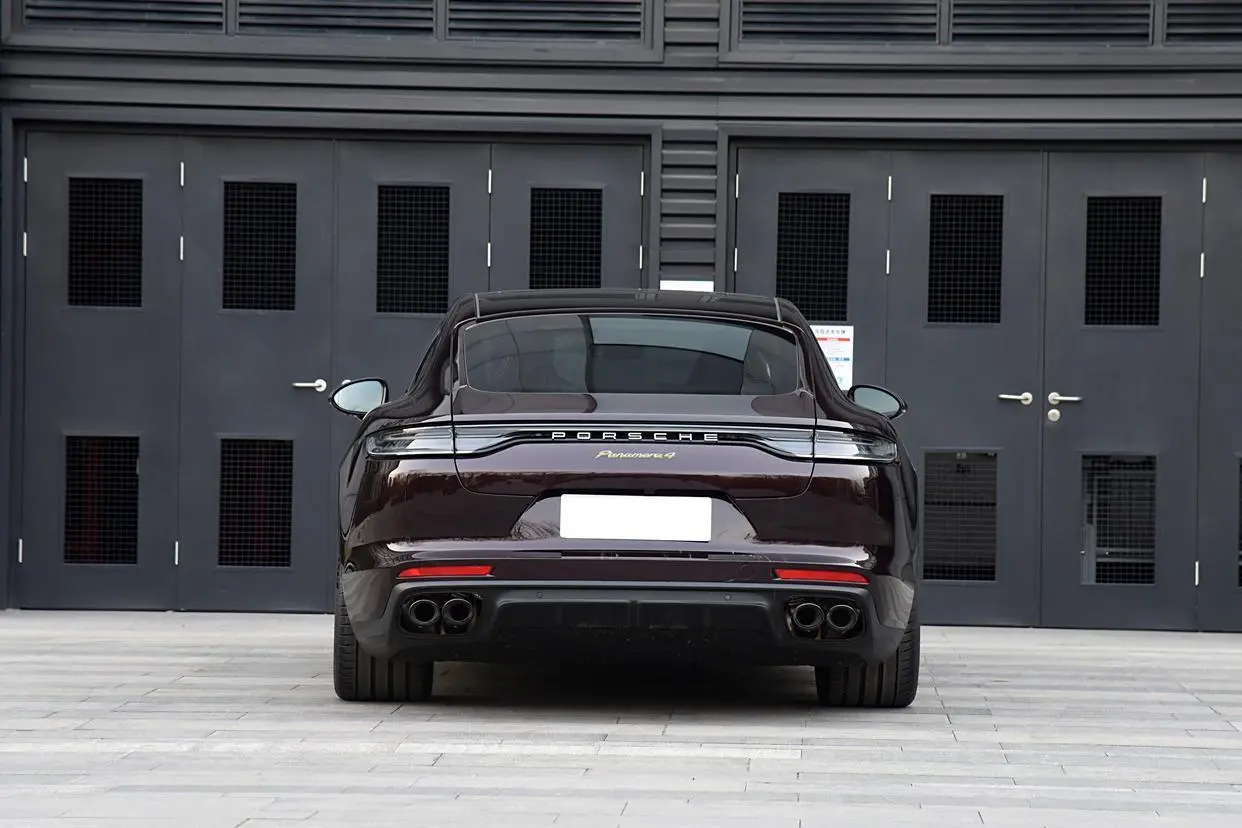 panamera-4.jpg