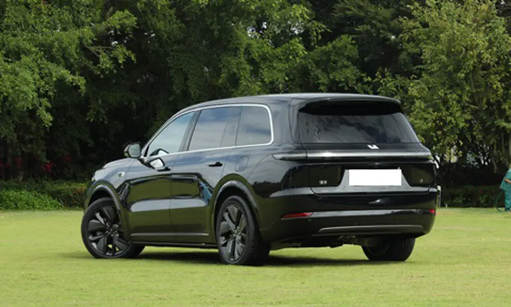 Luxury  Intelligent   Extended Range  Spacious Safety  High Performance (6).jpg