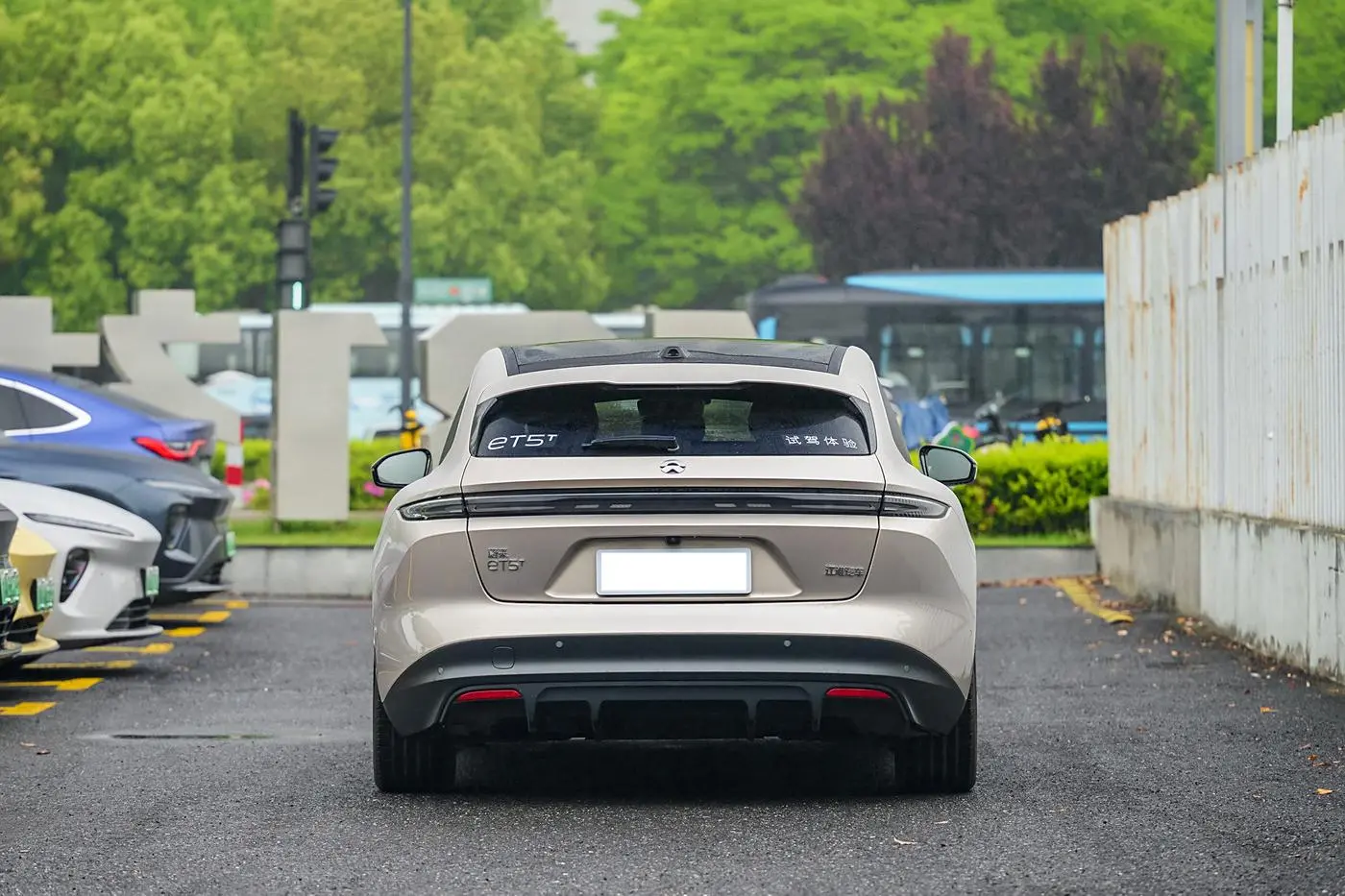 NIO ET5T-4.jpg