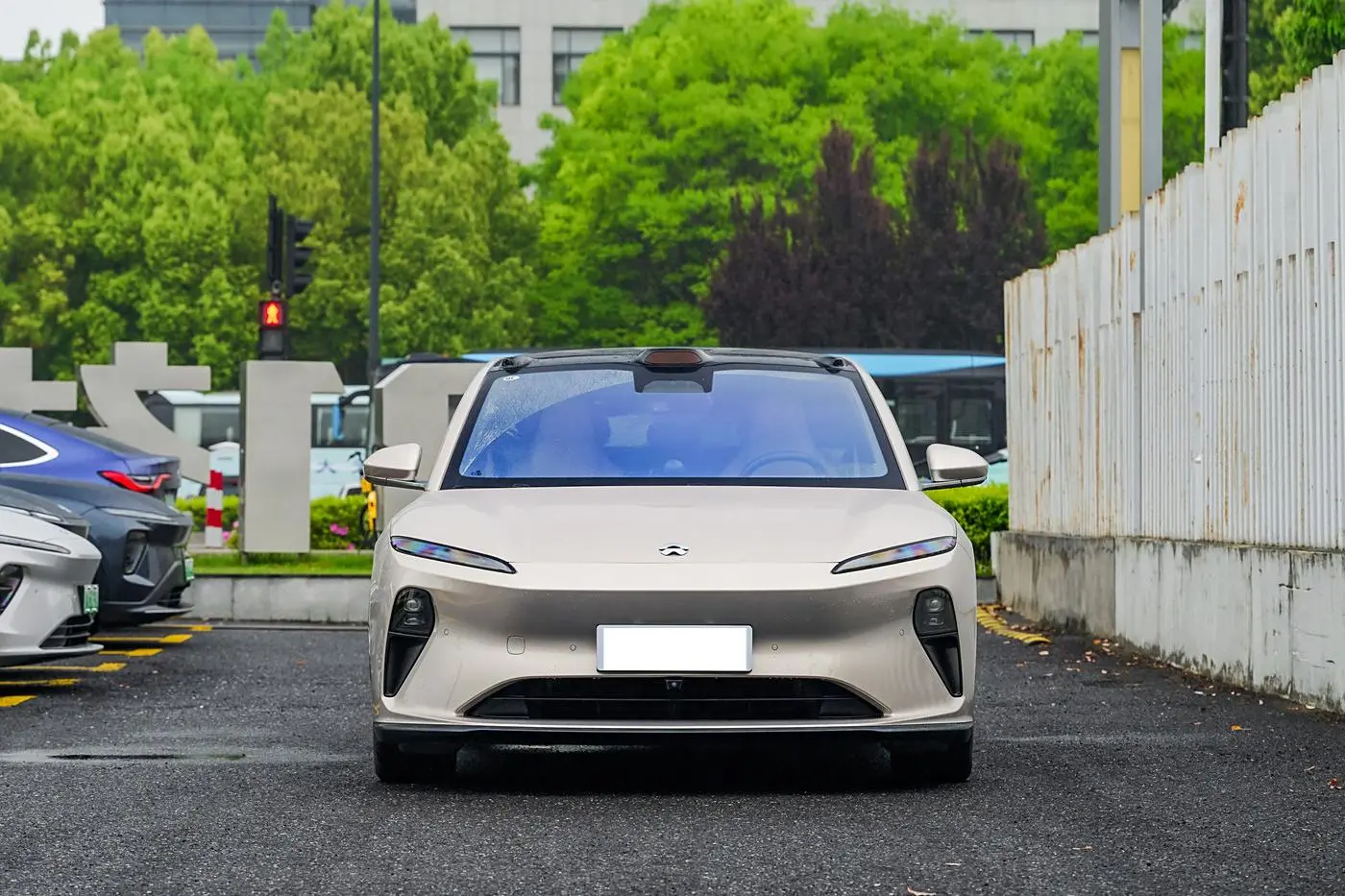 NIO ET5T-2.jpg