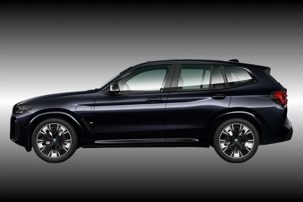 BMW iX3-3.png