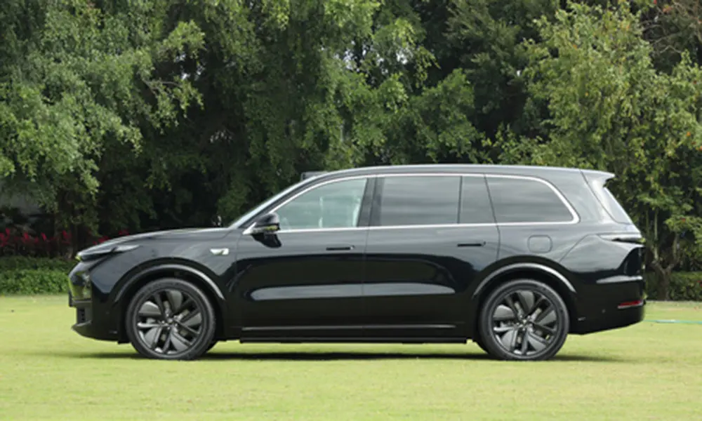 Luxury  Intelligent   Extended Range  Spacious Safety  High Performance (5).jpg