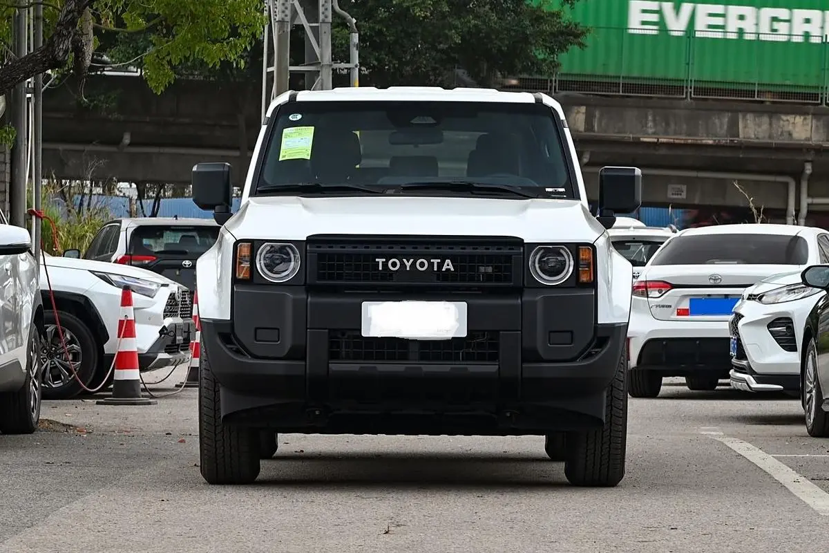 Toyota Prado 1.jpg