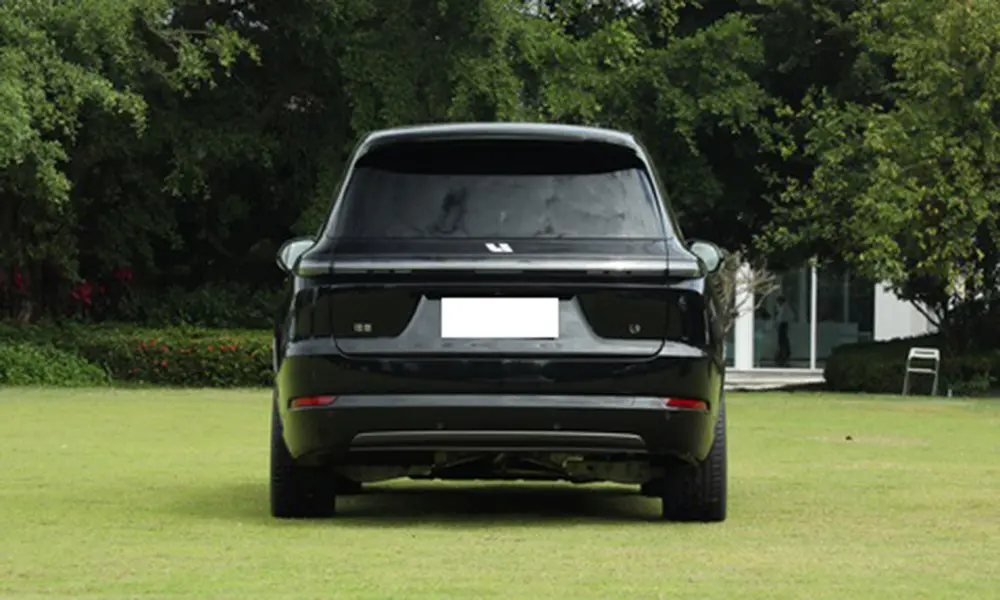 Luxury  Intelligent   Extended Range  Spacious Safety  High Performance (7).jpg